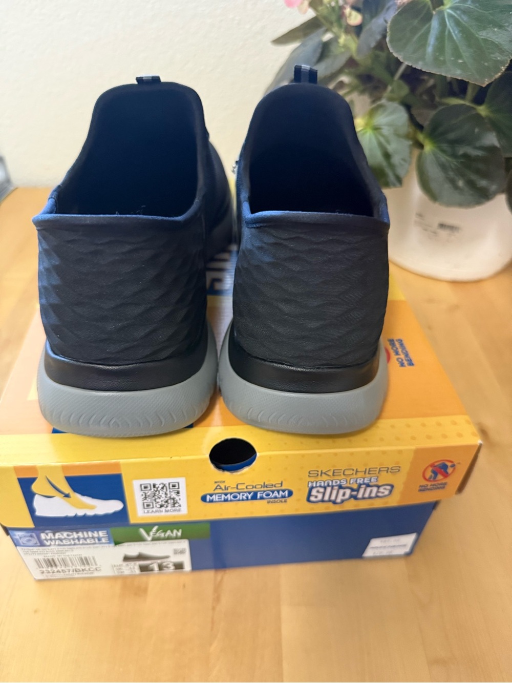 Skechers Men’s Black and Gray Slip-On summits high range men’s 13 - Picture 3 of 5